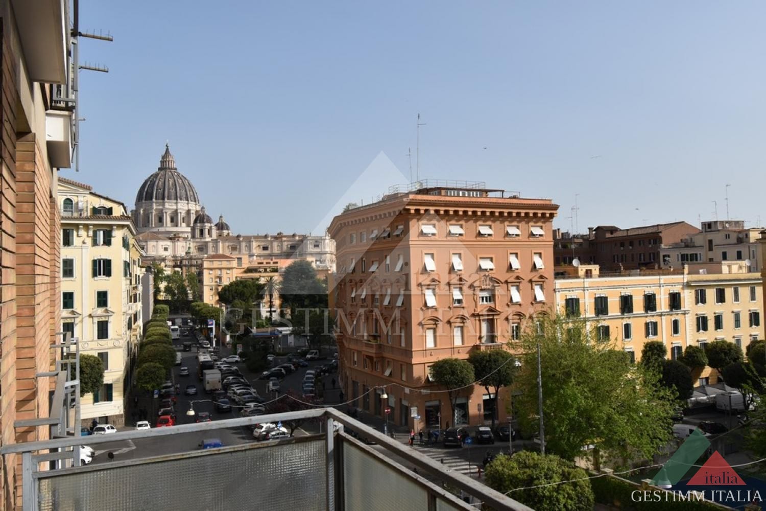 San Pietro Terrazzo con vista Cupola